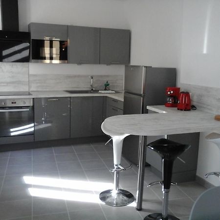 Colombe Apartment L'Isle-sur-la-Sorgue Bagian luar foto