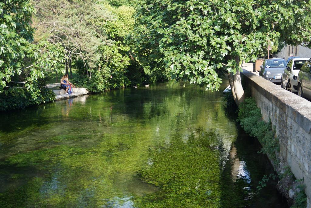 Colombe Apartment L'Isle-sur-la-Sorgue Bagian luar foto